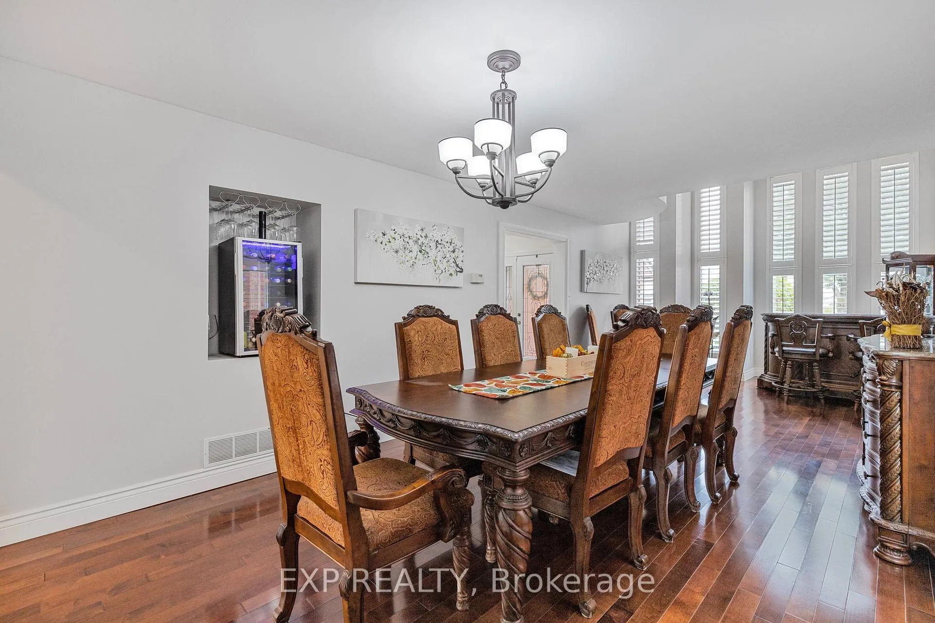 Photo 5 of 10 Vega Crescent, Hamilton, Stoney Creek — HOMEH