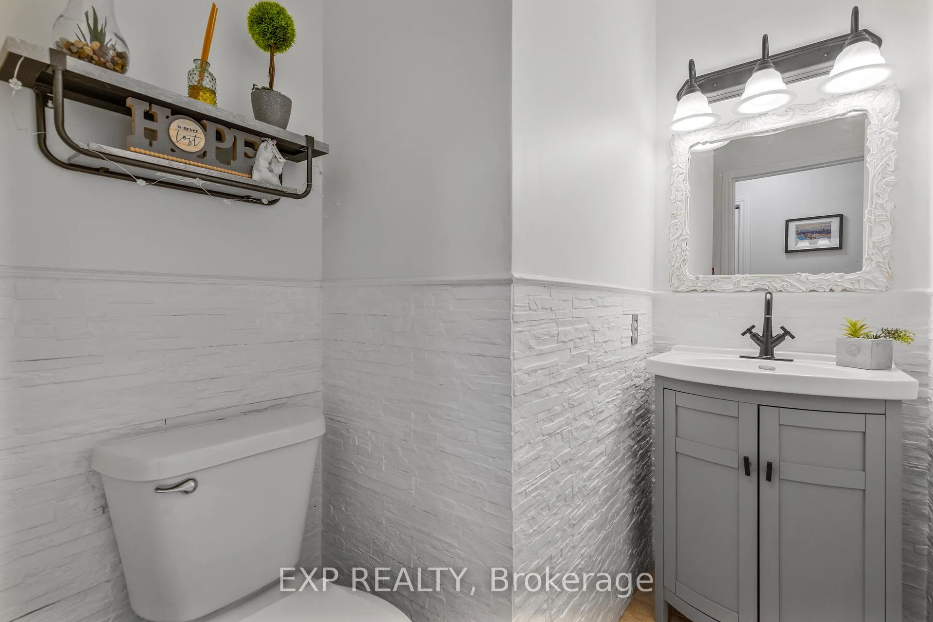 Photo 18 of 10 Vega Crescent, Hamilton, Stoney Creek — HOMEH