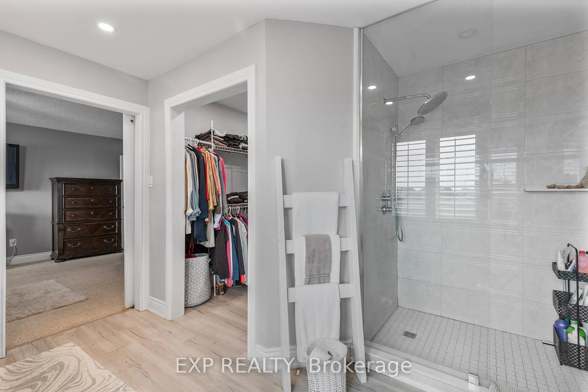 Photo 23 of 10 Vega Crescent, Hamilton, Stoney Creek — HOMEH