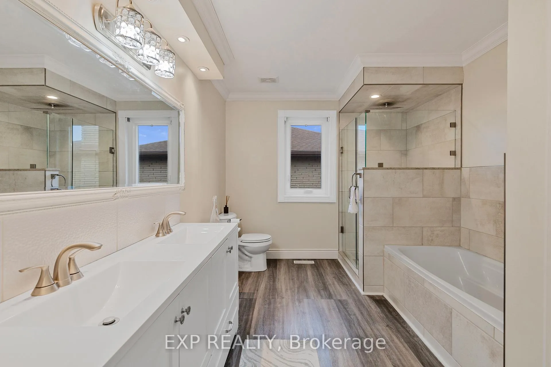 Photo 26 of 10 Vega Crescent, Hamilton, Stoney Creek — HOMEH