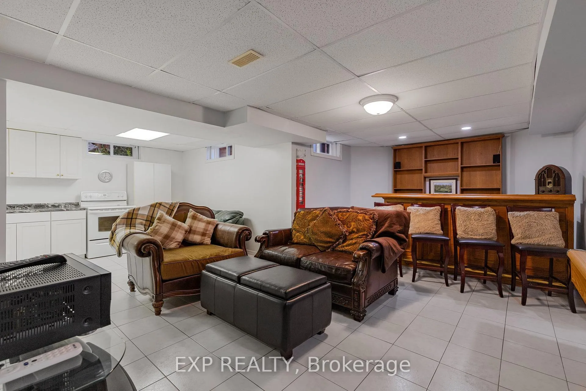 Photo 34 of 10 Vega Crescent, Hamilton, Stoney Creek — HOMEH