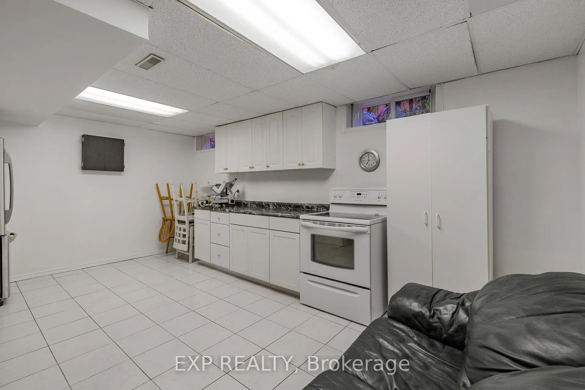 Photo 35 of 10 Vega Crescent, Hamilton, Stoney Creek — HOMEH