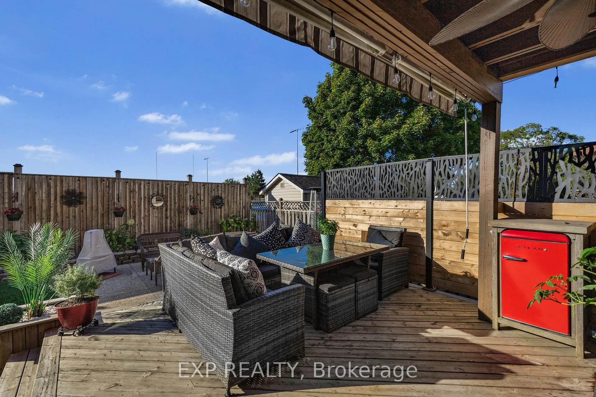 Photo 37 of 10 Vega Crescent, Hamilton, Stoney Creek — HOMEH