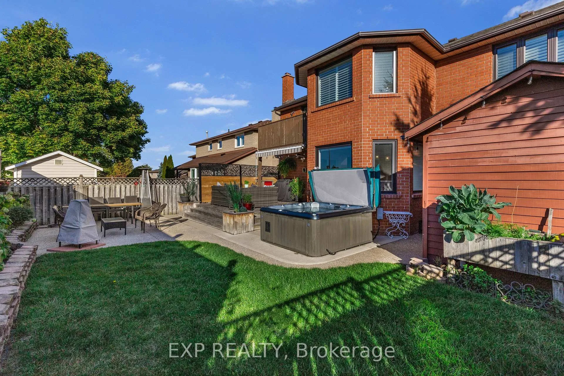 Photo 39 of 10 Vega Crescent, Hamilton, Stoney Creek — HOMEH