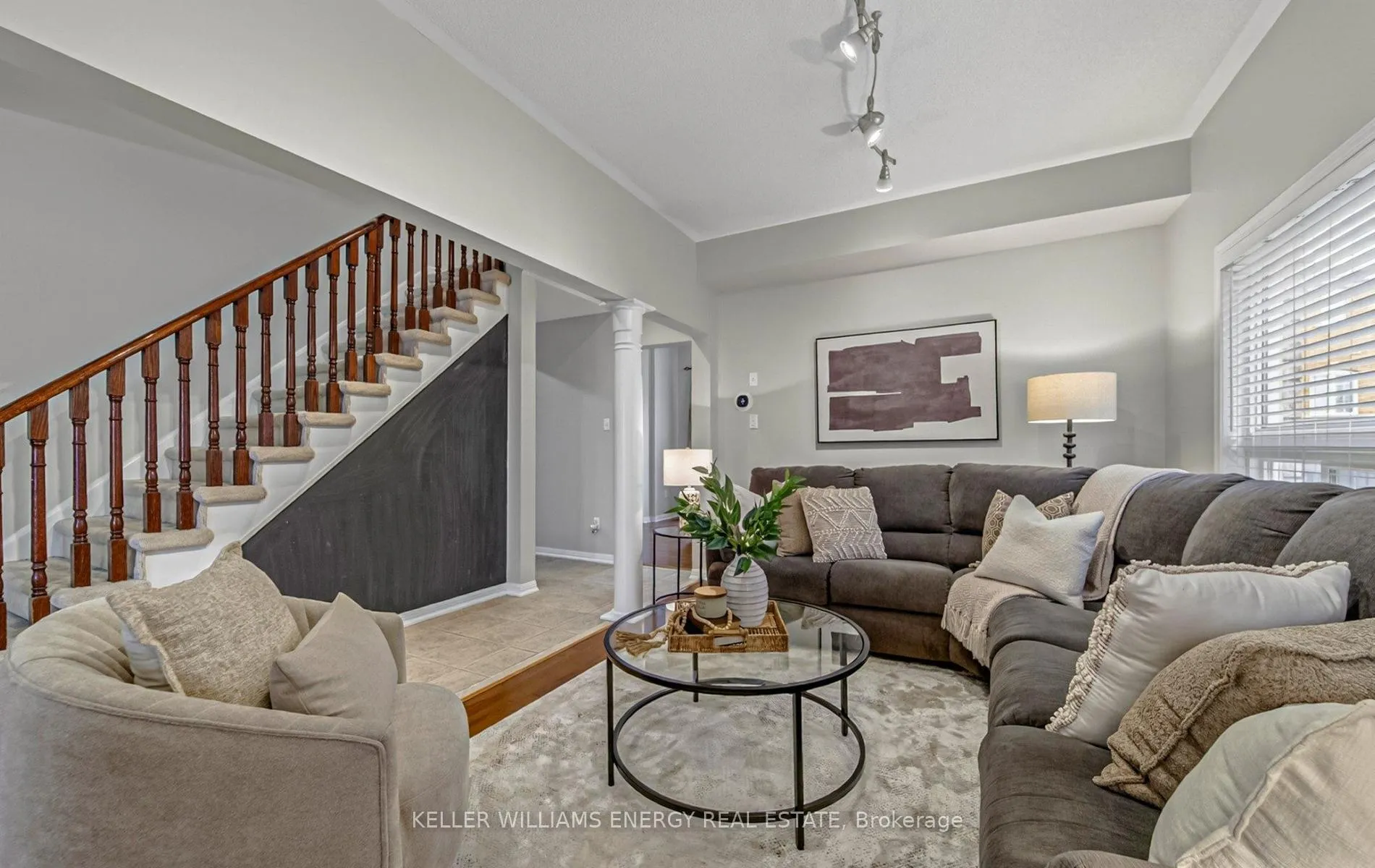 Photo 15 of 901 Ormond Drive, Oshawa, Samac — HOMEH