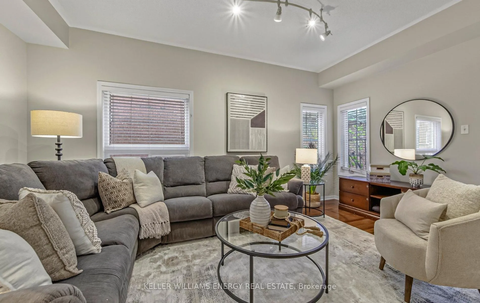 Photo 17 of 901 Ormond Drive, Oshawa, Samac — HOMEH