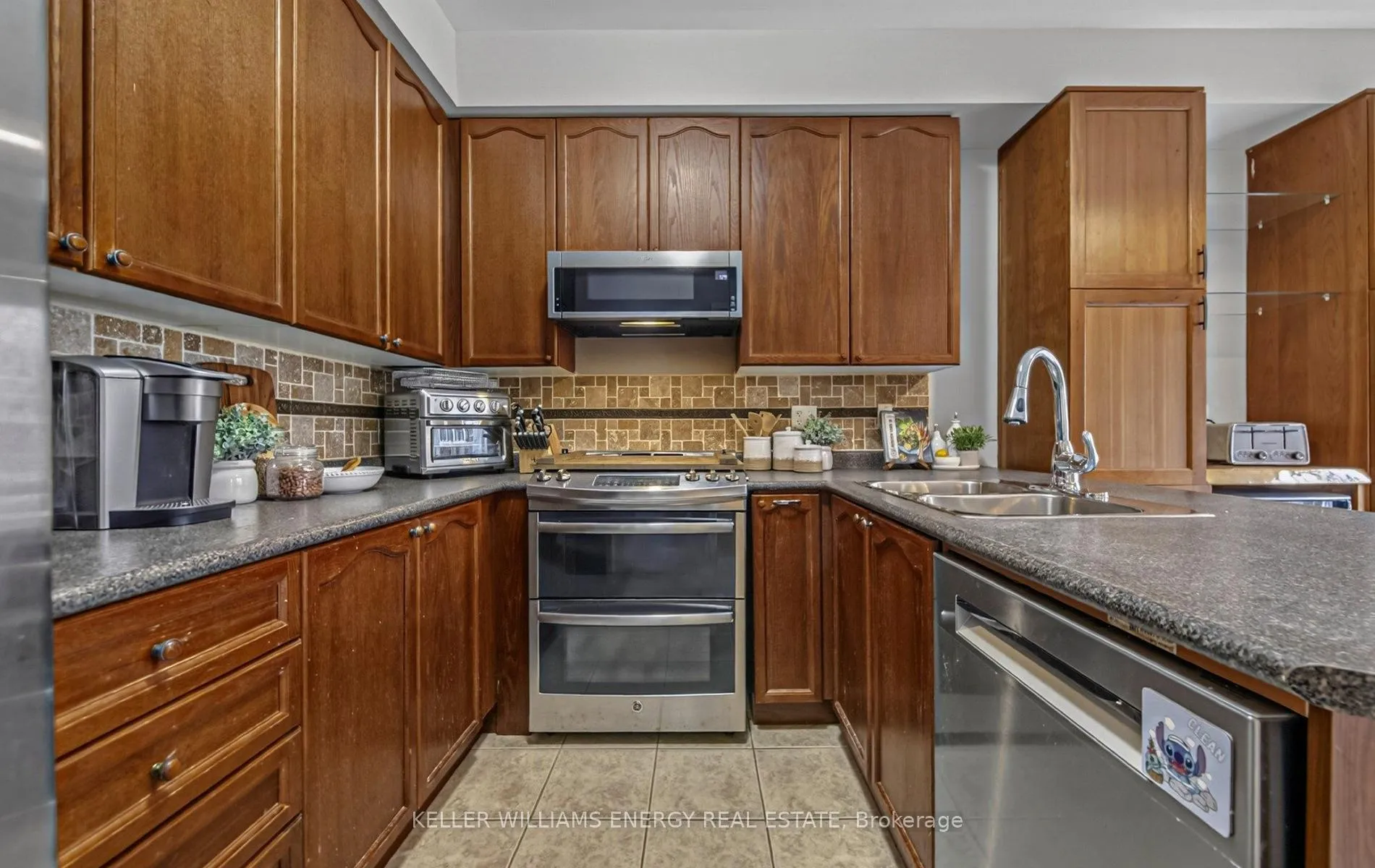 Photo 25 of 901 Ormond Drive, Oshawa, Samac — HOMEH