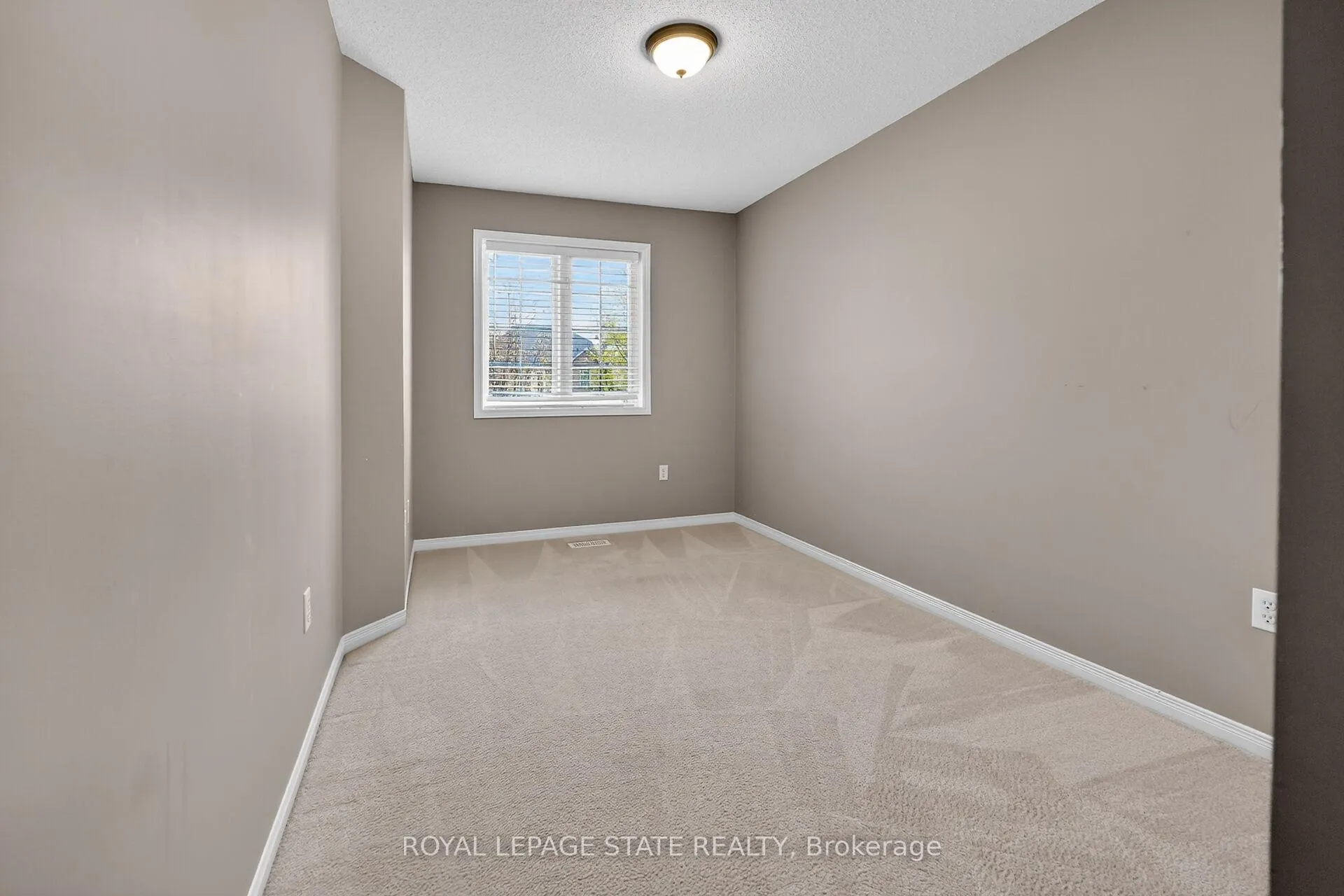 Photo 20 of 41 Kenyon Crescent, Grimsby, Grimsby East — HOMEH