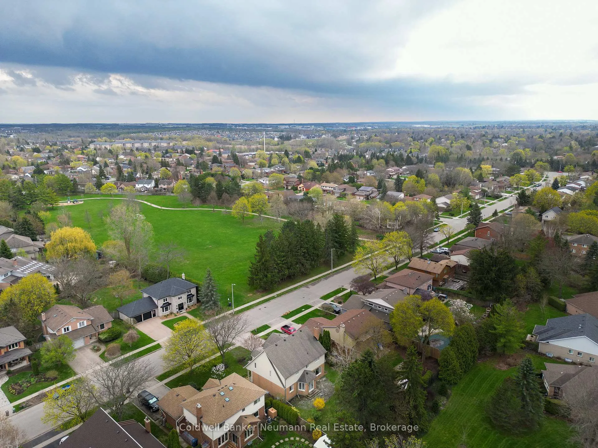 Photo 3 of 42 Hands Drive, Guelph, Kortright East — HOMEH