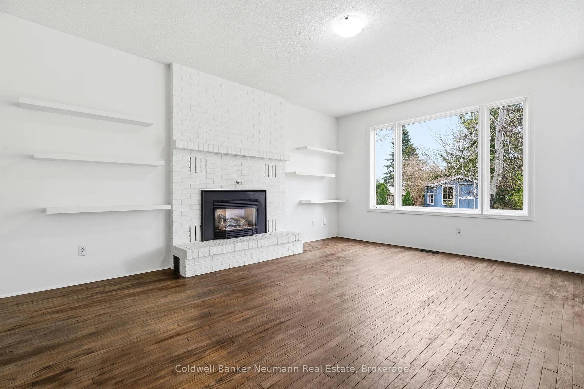 Photo 5 of 42 Hands Drive, Guelph, Kortright East — HOMEH