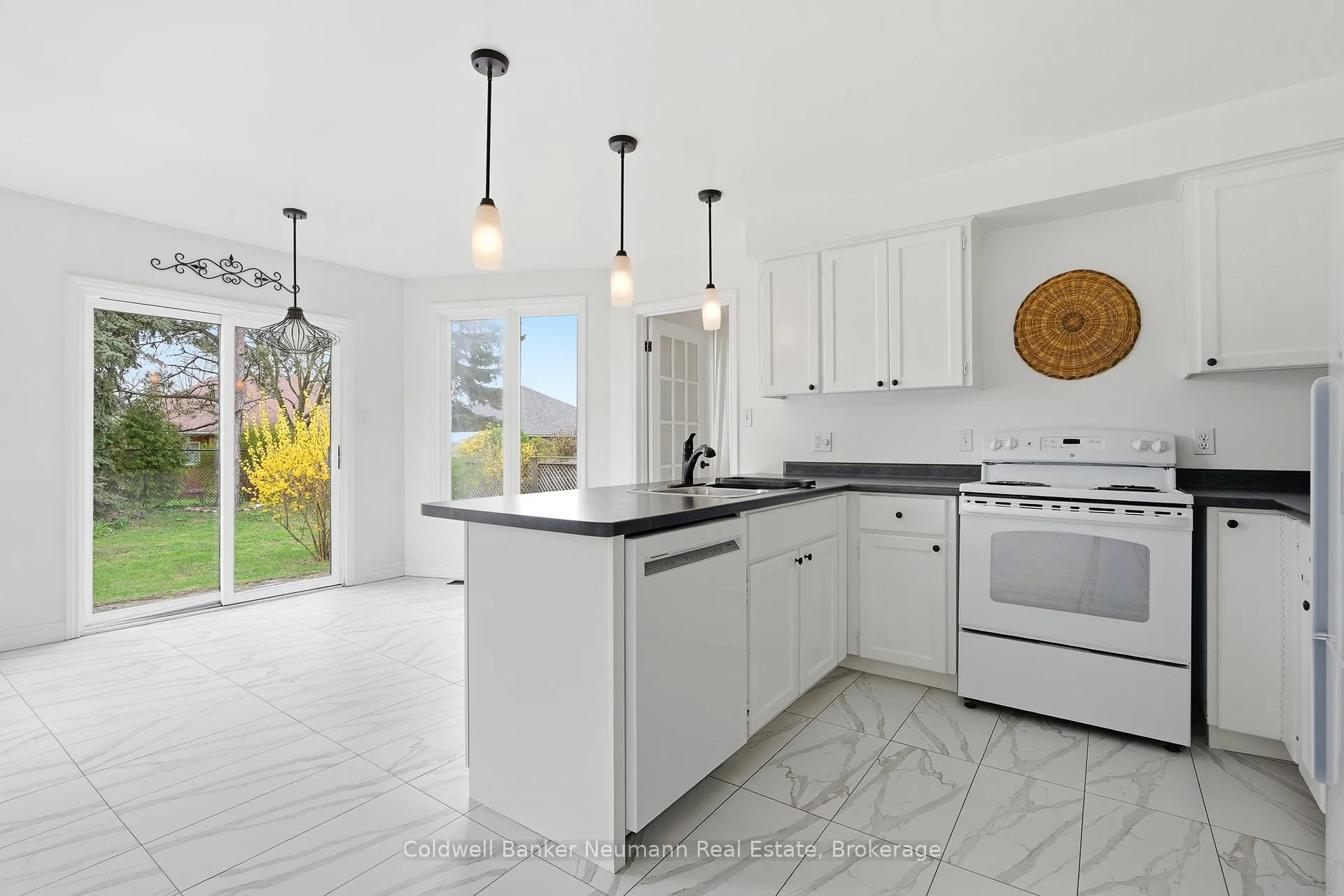 Photo 6 of 42 Hands Drive, Guelph, Kortright East — HOMEH