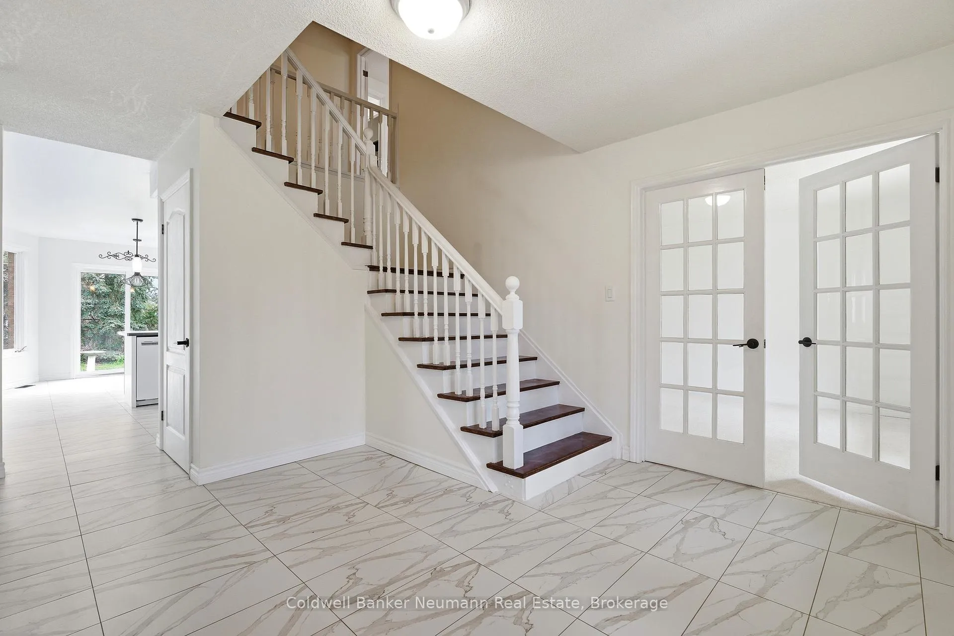Photo 10 of 42 Hands Drive, Guelph, Kortright East — HOMEH