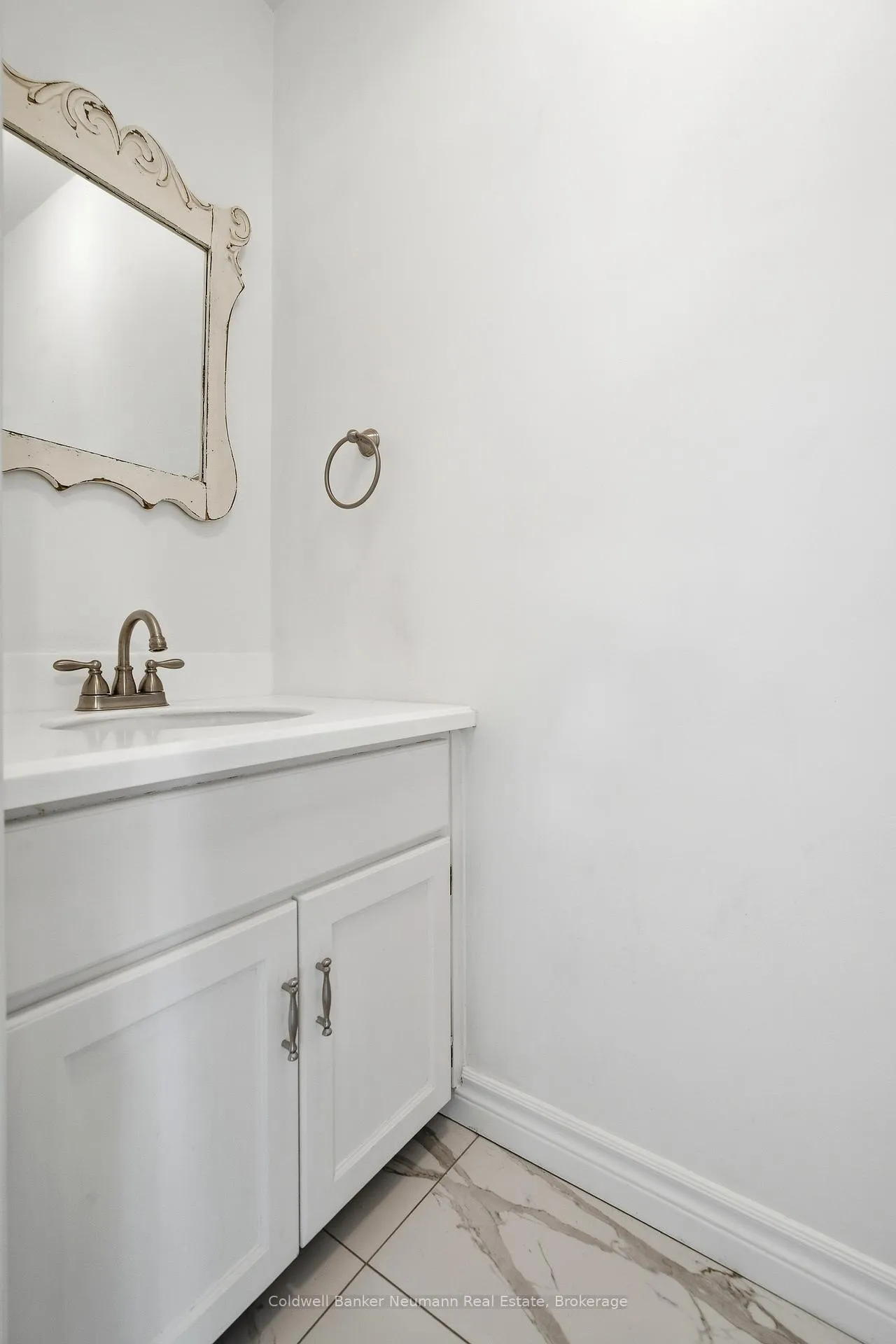 Photo 11 of 42 Hands Drive, Guelph, Kortright East — HOMEH