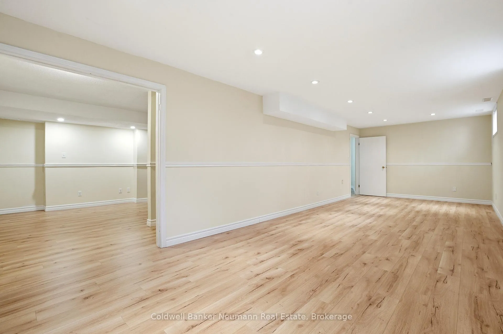 Photo 27 of 42 Hands Drive, Guelph, Kortright East — HOMEH