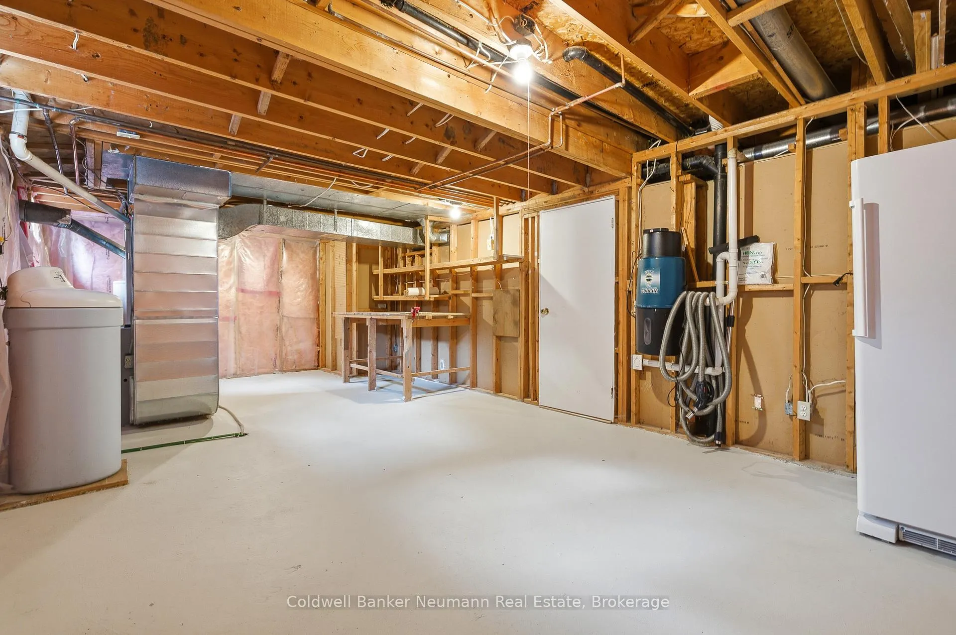 Photo 30 of 42 Hands Drive, Guelph, Kortright East — HOMEH