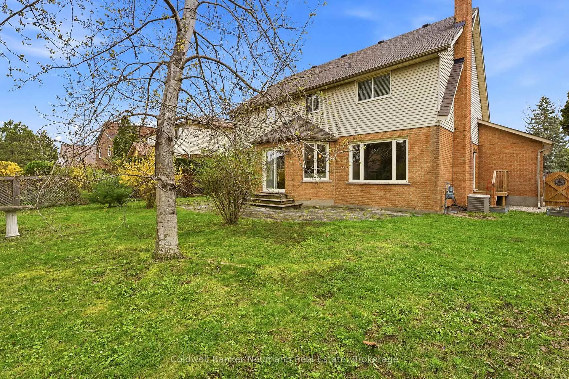 Photo 32 of 42 Hands Drive, Guelph, Kortright East — HOMEH