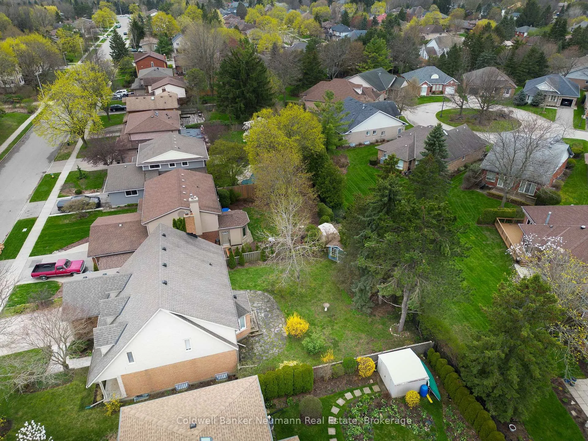 Photo 36 of 42 Hands Drive, Guelph, Kortright East — HOMEH