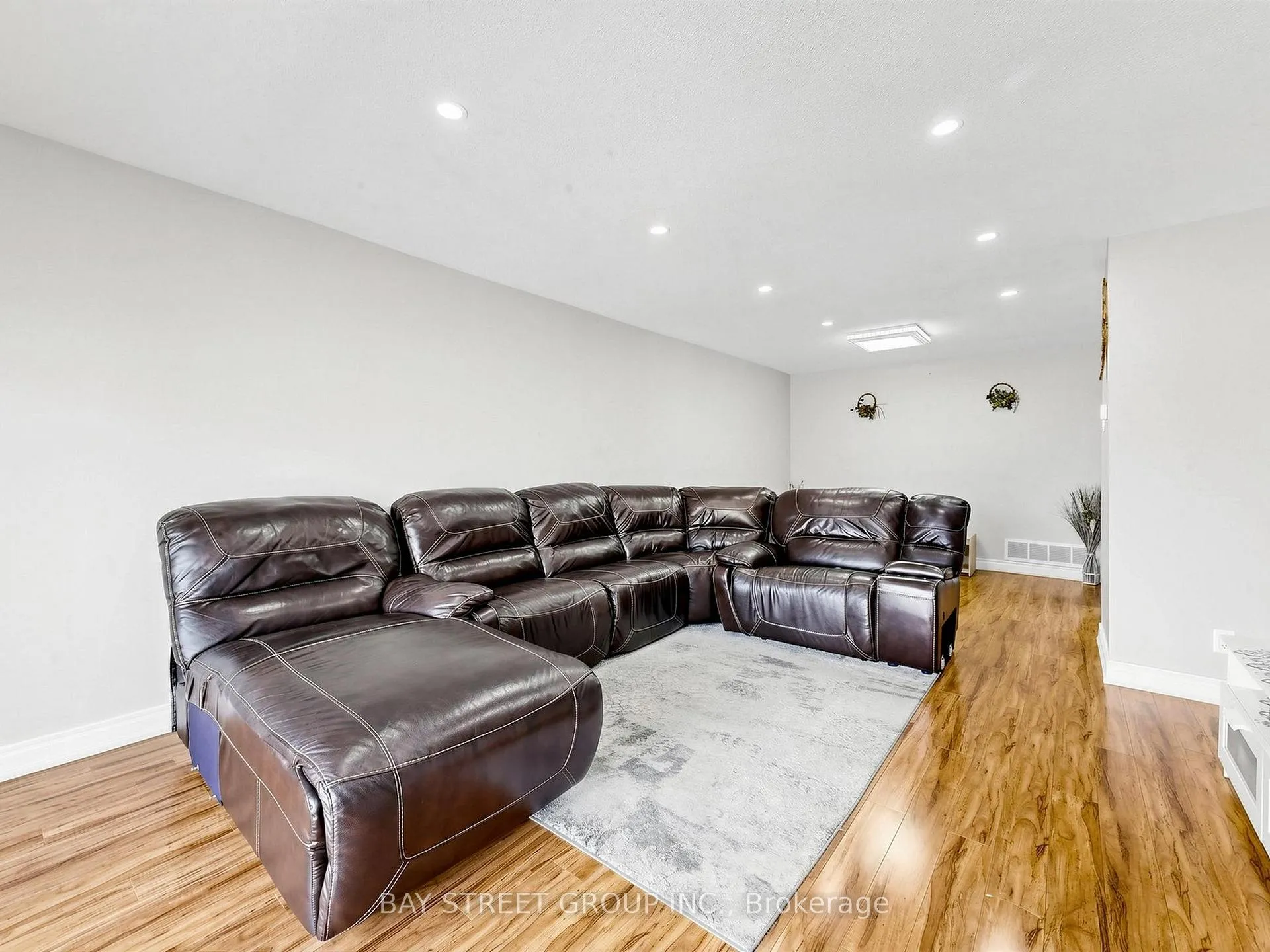 Photo 5 of 42 Robbinstone Drive, Scarborough, Malvern — HOMEH