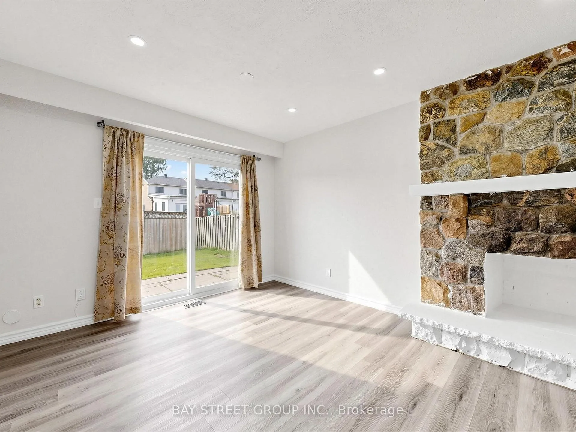 Photo 25 of 42 Robbinstone Drive, Scarborough, Malvern — HOMEH
