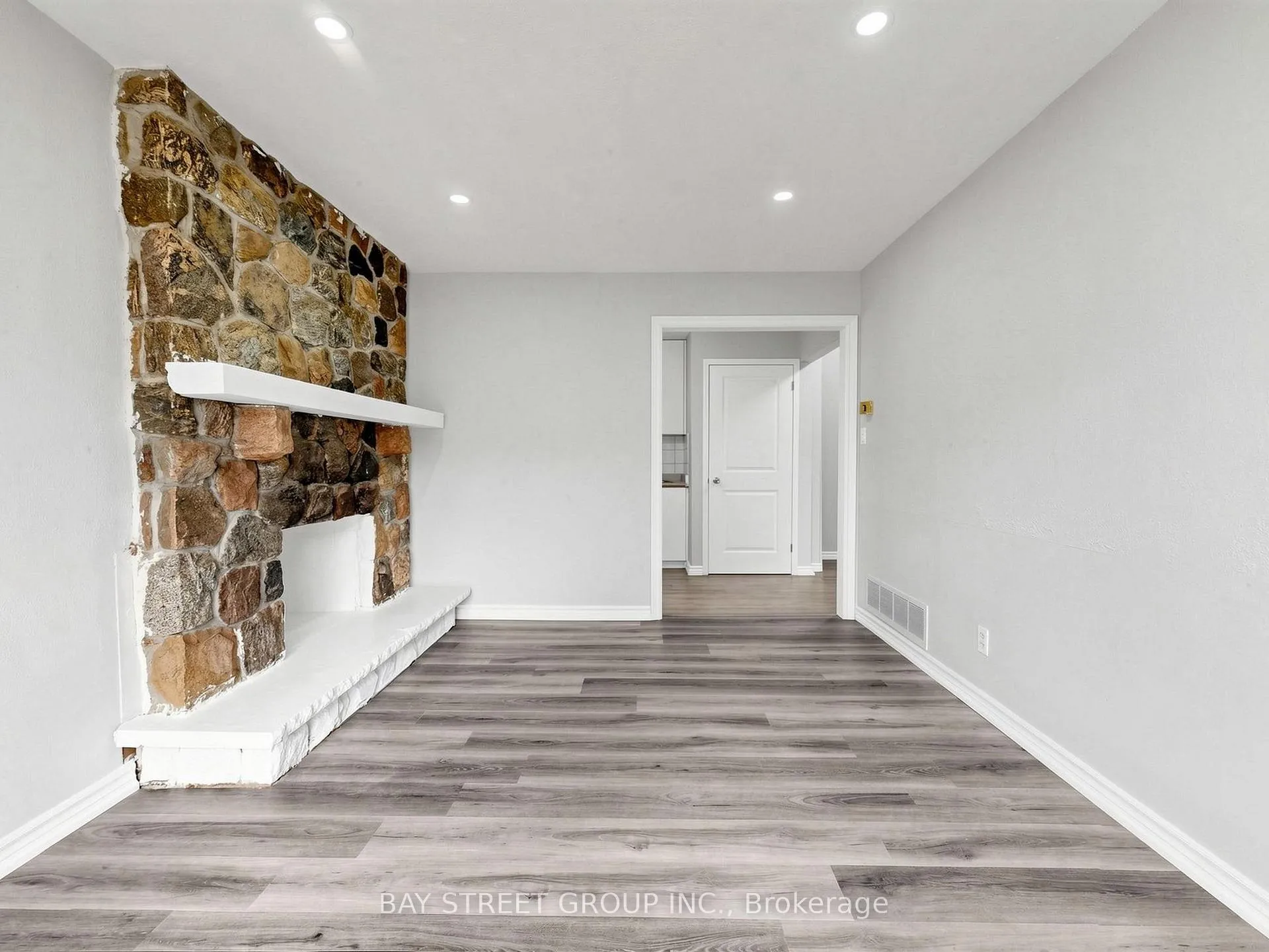 Photo 26 of 42 Robbinstone Drive, Scarborough, Malvern — HOMEH