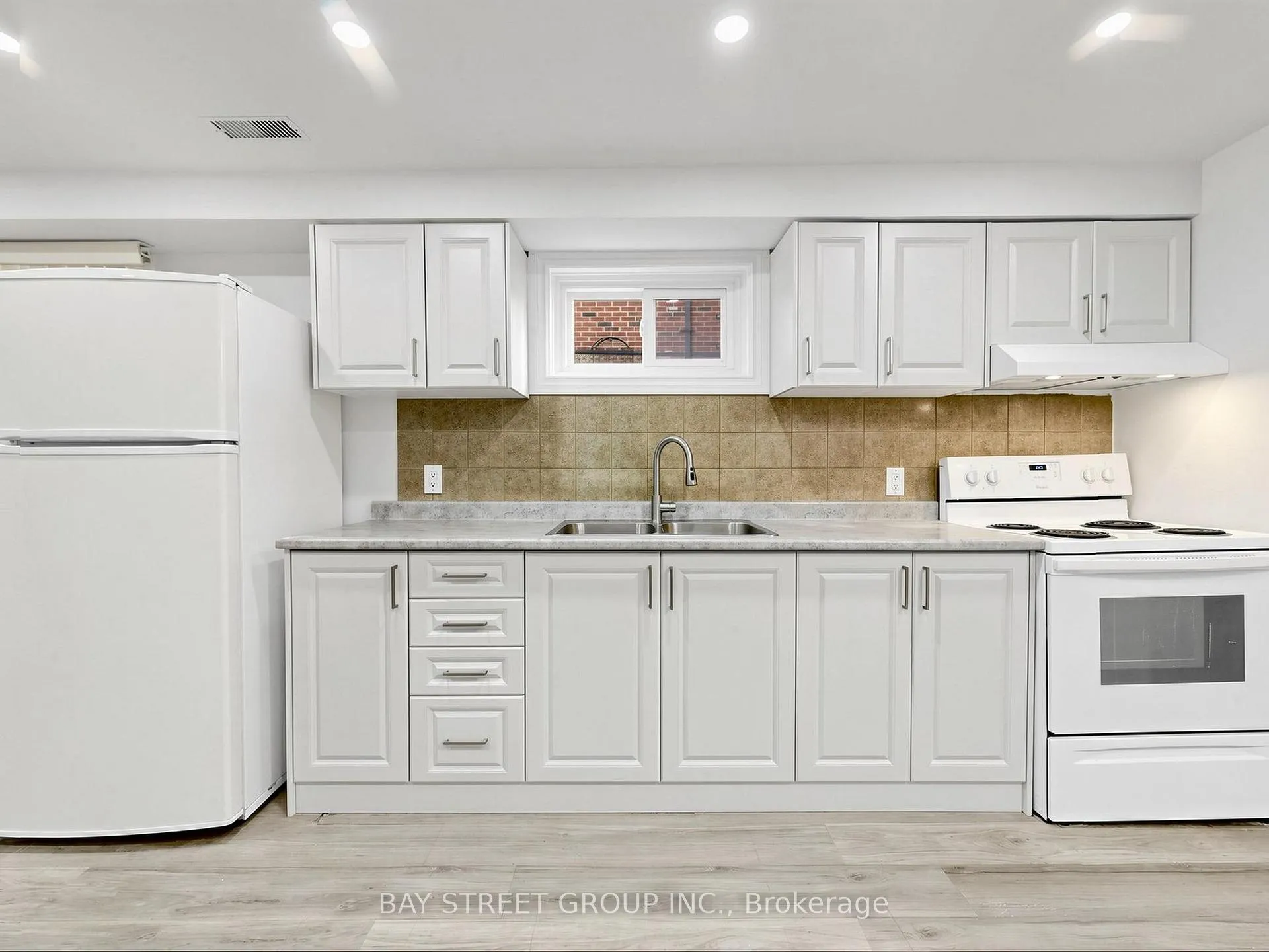 Photo 34 of 42 Robbinstone Drive, Scarborough, Malvern — HOMEH