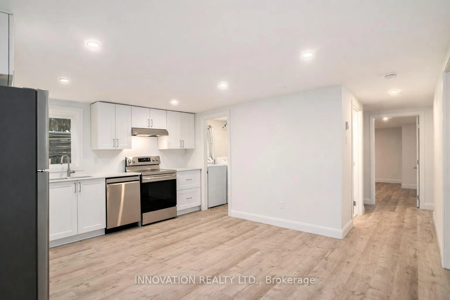 Photo 4 of Unit B, 21 Parkside Crescent, Ottawa, Meadowlands/Crestview — HOMEH