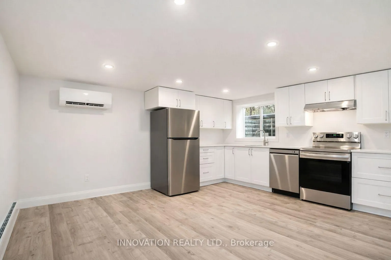 Photo 5 of Unit B, 21 Parkside Crescent, Ottawa, Meadowlands/Crestview — HOMEH