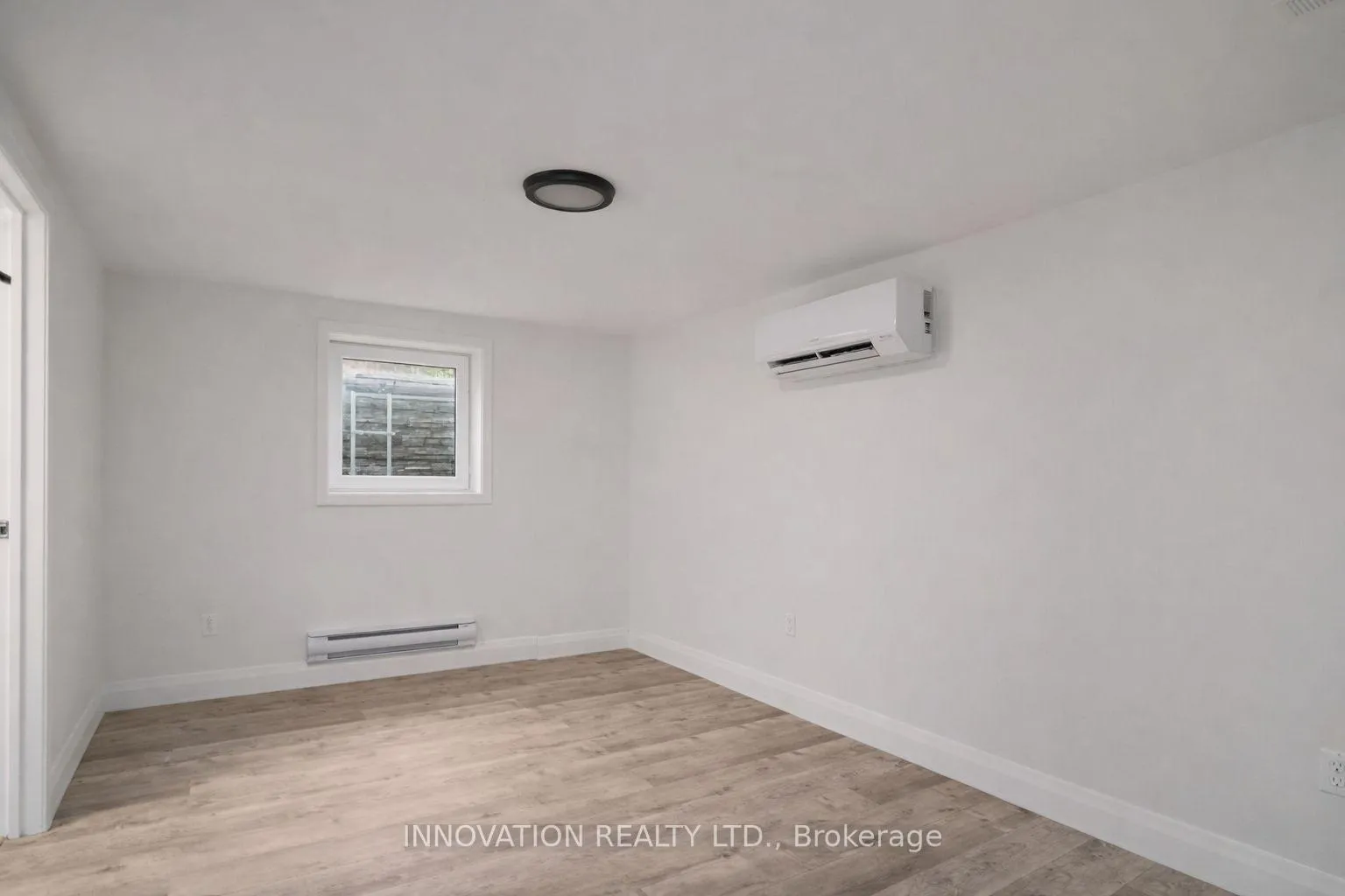 Photo 9 of Unit B, 21 Parkside Crescent, Ottawa, Meadowlands/Crestview — HOMEH