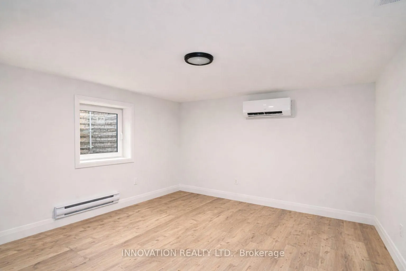 Photo 10 of Unit B, 21 Parkside Crescent, Ottawa, Meadowlands/Crestview — HOMEH