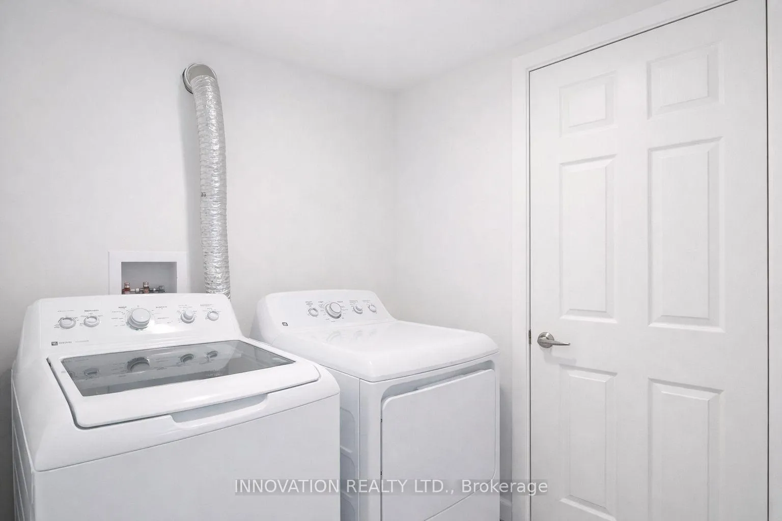 Photo 11 of Unit B, 21 Parkside Crescent, Ottawa, Meadowlands/Crestview — HOMEH