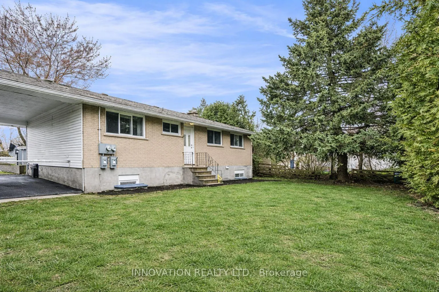 Photo 12 of Unit B, 21 Parkside Crescent, Ottawa, Meadowlands/Crestview — HOMEH