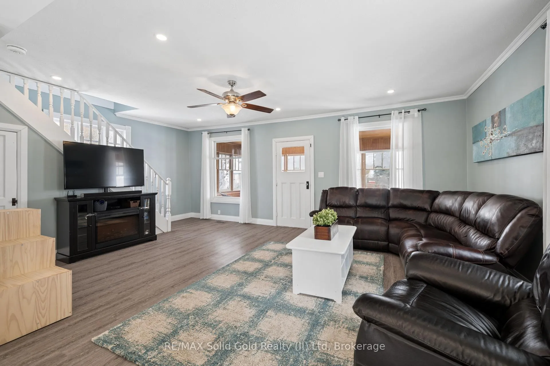Photo 11 of 360 Queen Street S, Minto — HOMEH