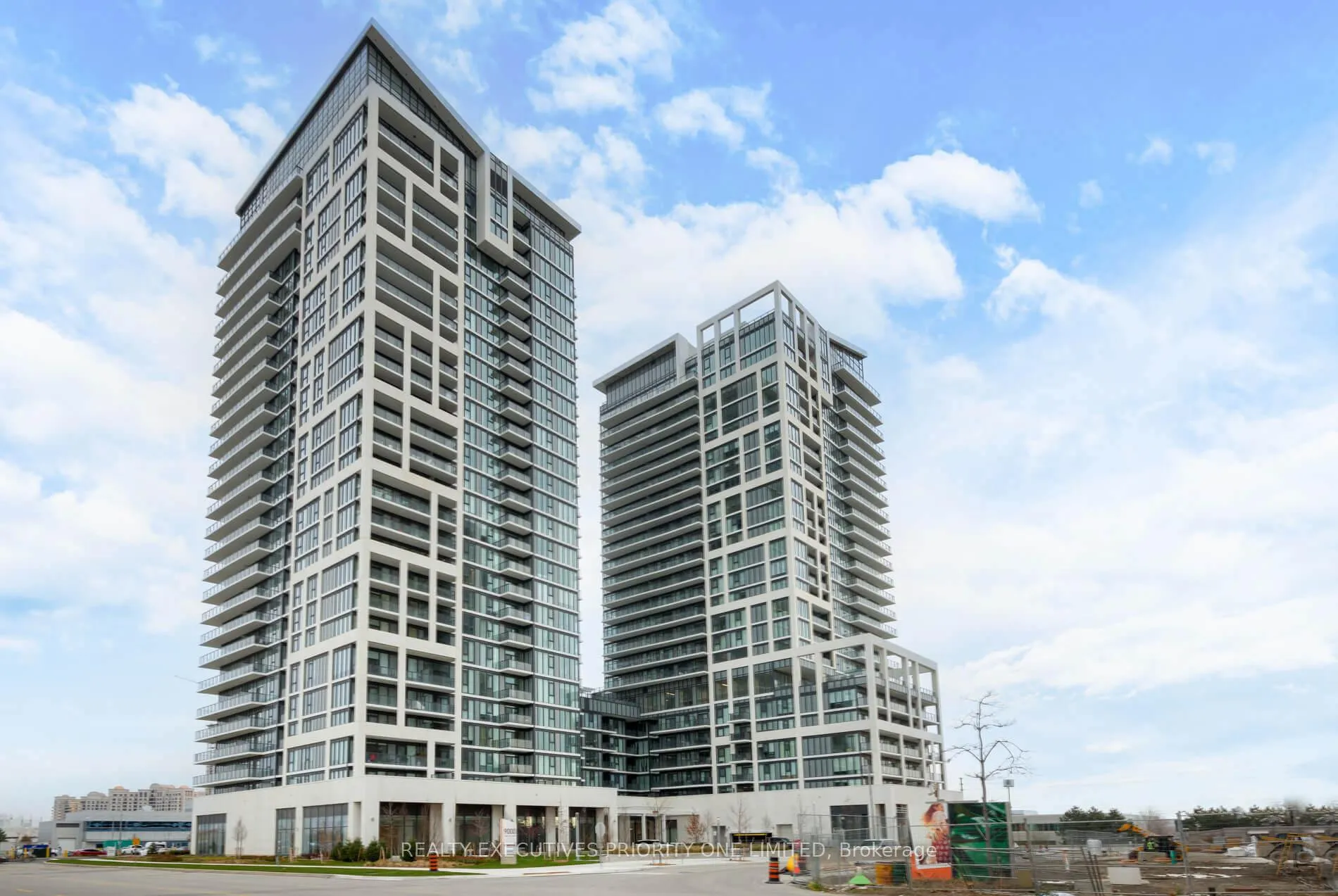 Photo 3 of Unit 519, 9000 Jane Street, Vaughan, Vellore Village — HOMEH