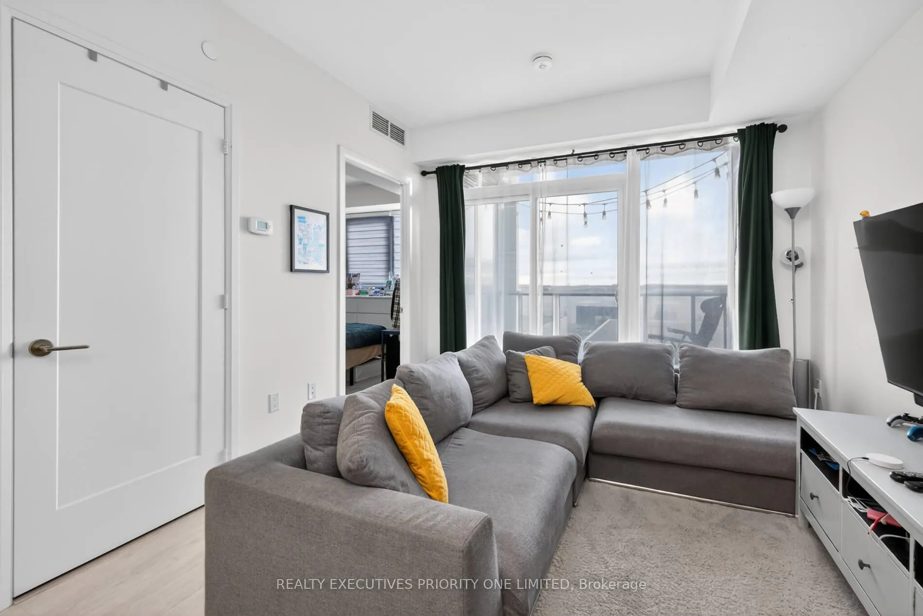 Photo 11 of Unit 519, 9000 Jane Street, Vaughan, Vellore Village — HOMEH