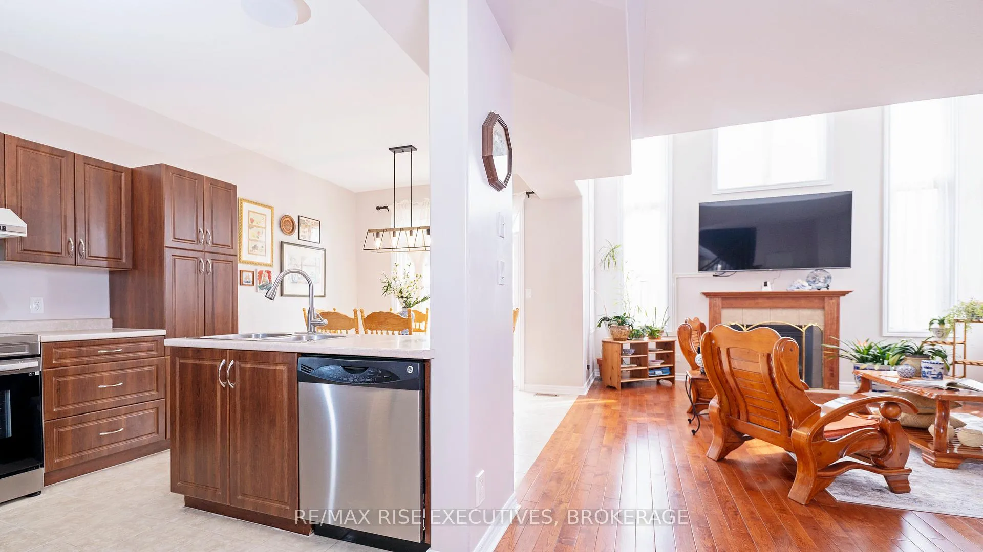 Photo 8 of 1405 Crossfield Avenue, Kingston, City Northwest — HOMEH