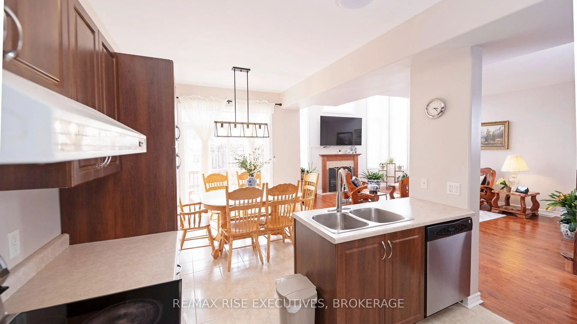Photo 9 of 1405 Crossfield Avenue, Kingston, City Northwest — HOMEH