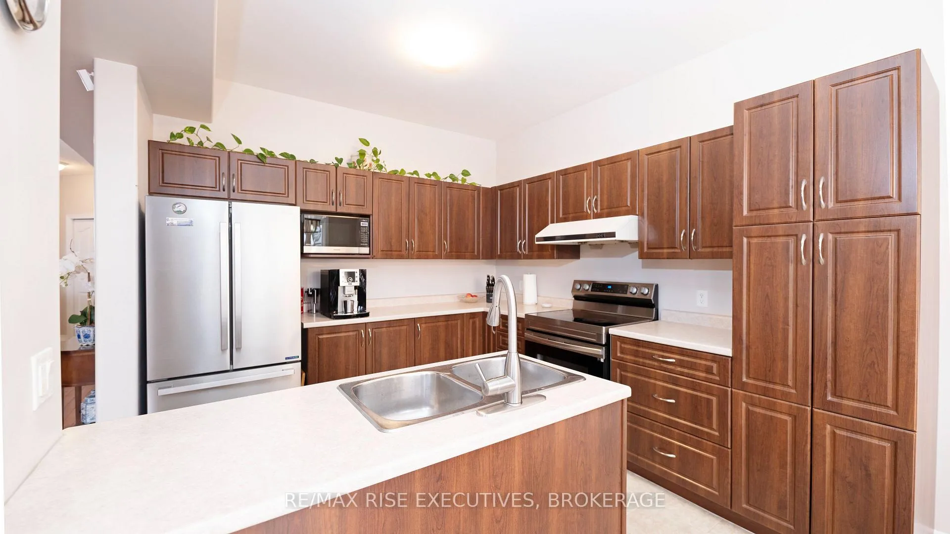 Photo 13 of 1405 Crossfield Avenue, Kingston, City Northwest — HOMEH