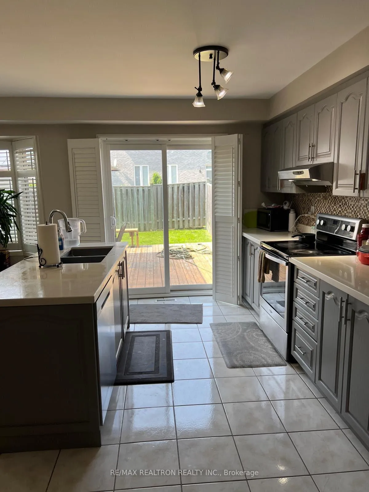 Photo 6 of 114 Trail Ridge Lane, Markham, Berczy — HOMEH