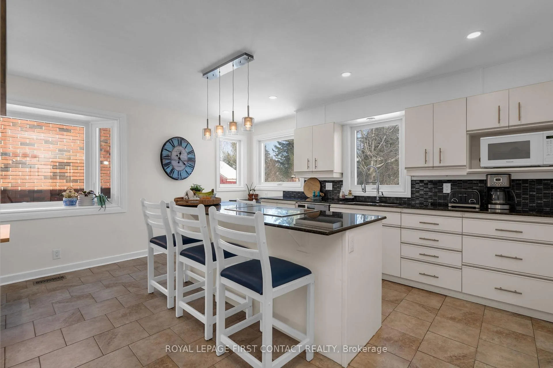 Photo 15 of 103 Rodney Street, Barrie, Codrington — HOMEH