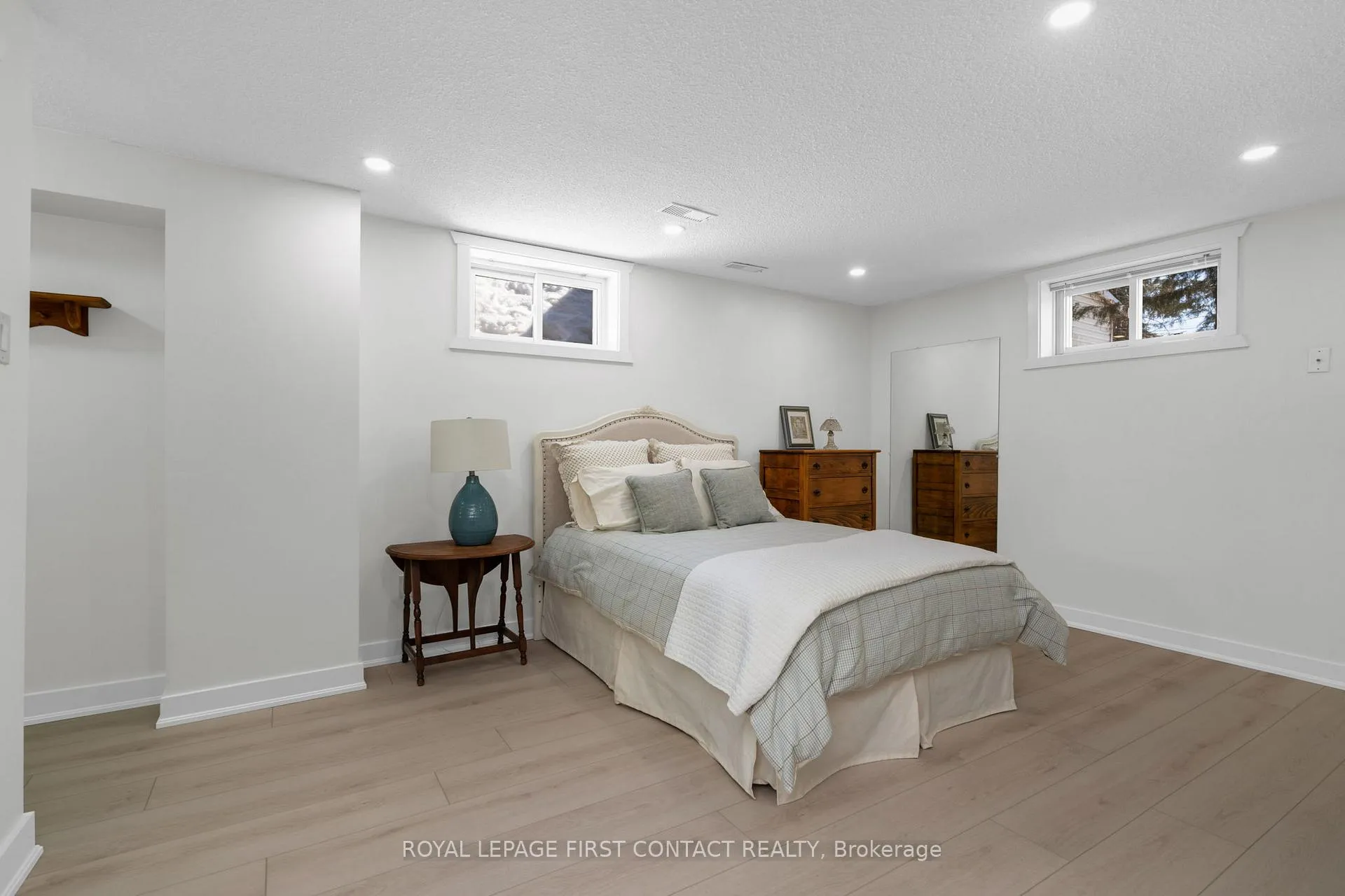 Photo 28 of 103 Rodney Street, Barrie, Codrington — HOMEH