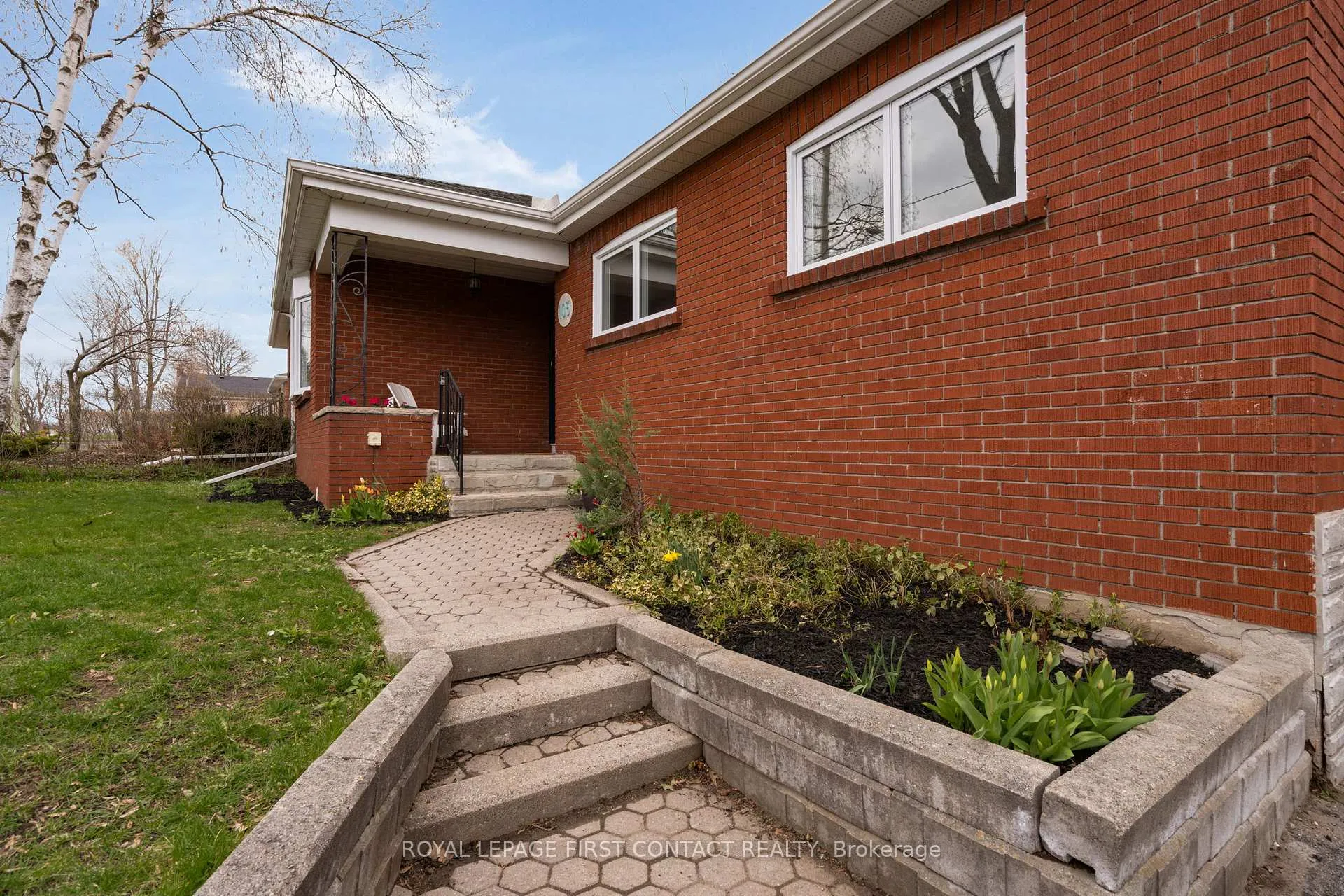Photo 3 of 103 Rodney Street, Barrie, Codrington — HOMEH