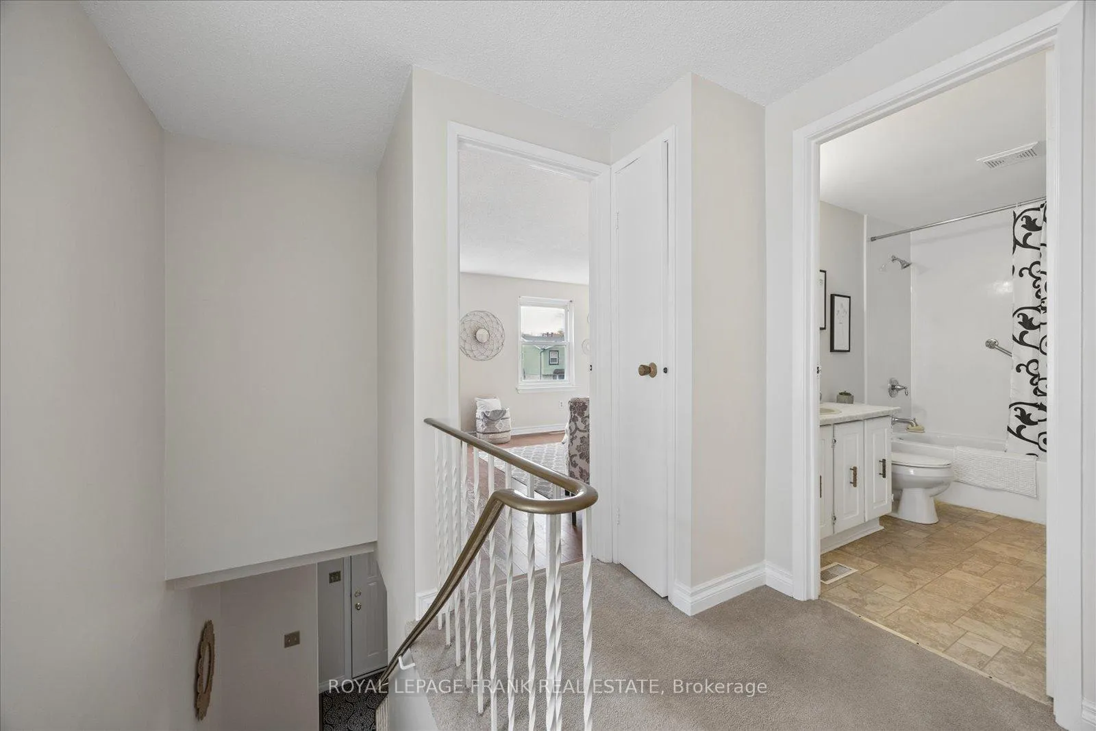 Photo 25 of 572 Camelot Drive, Oshawa, Eastdale — HOMEH