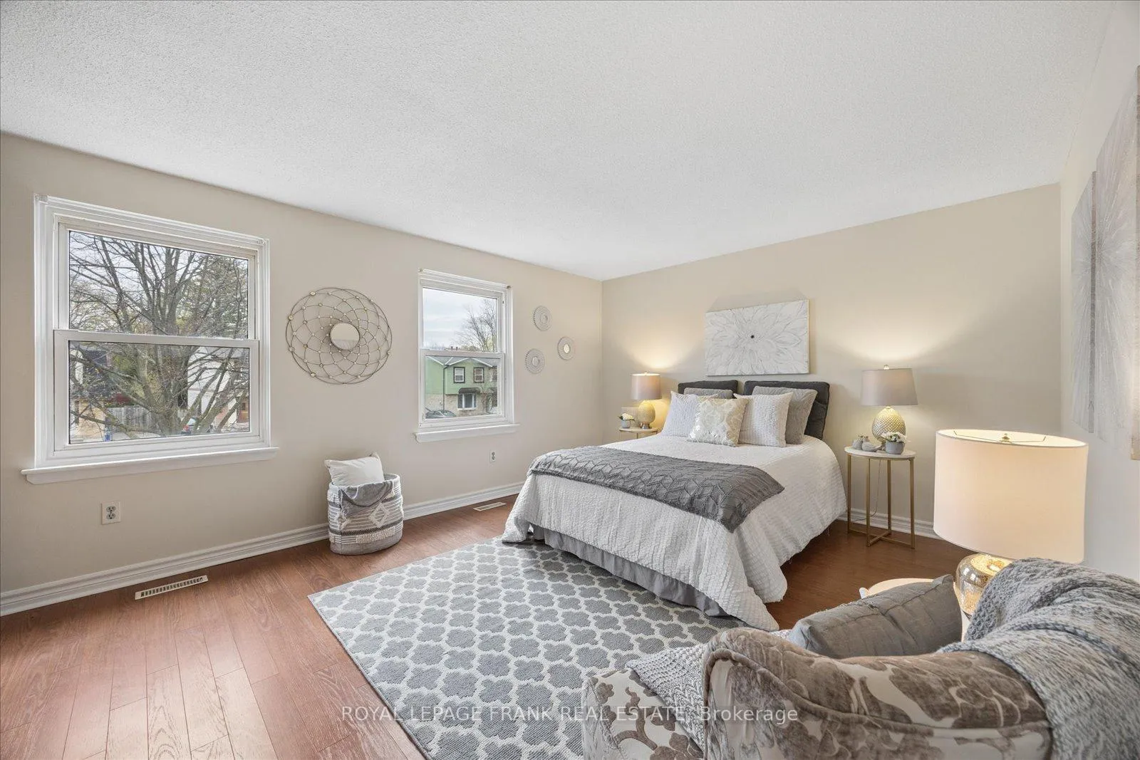 Photo 26 of 572 Camelot Drive, Oshawa, Eastdale — HOMEH