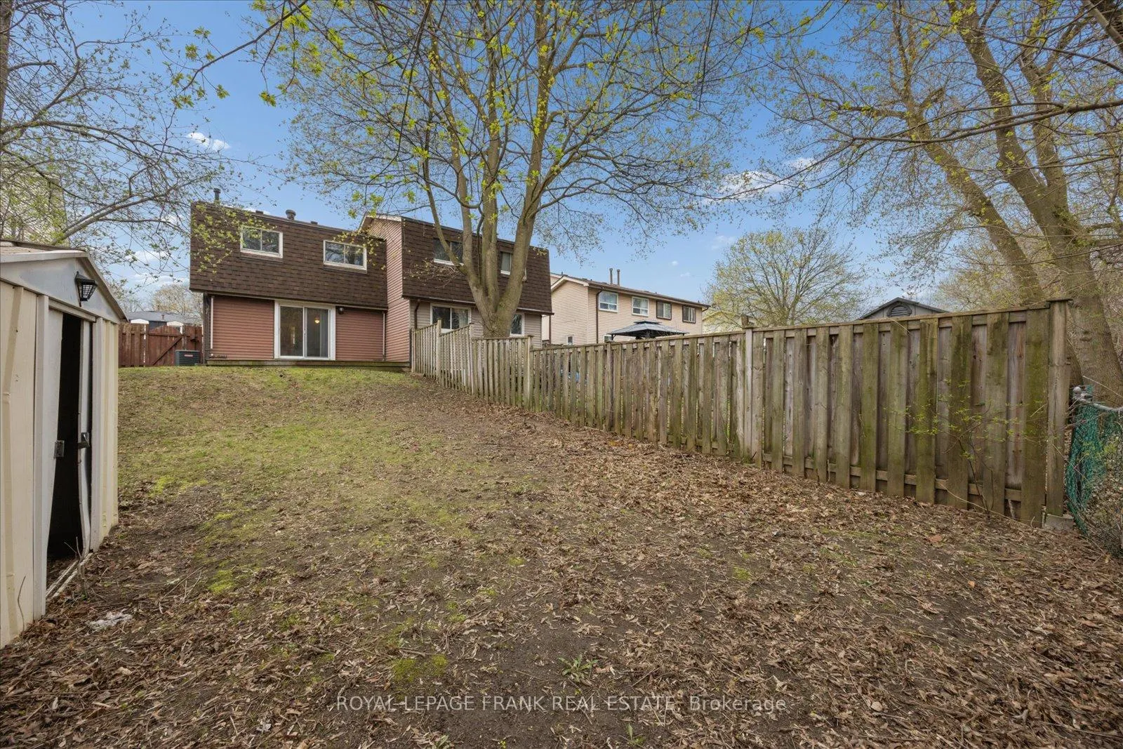 Photo 41 of 572 Camelot Drive, Oshawa, Eastdale — HOMEH