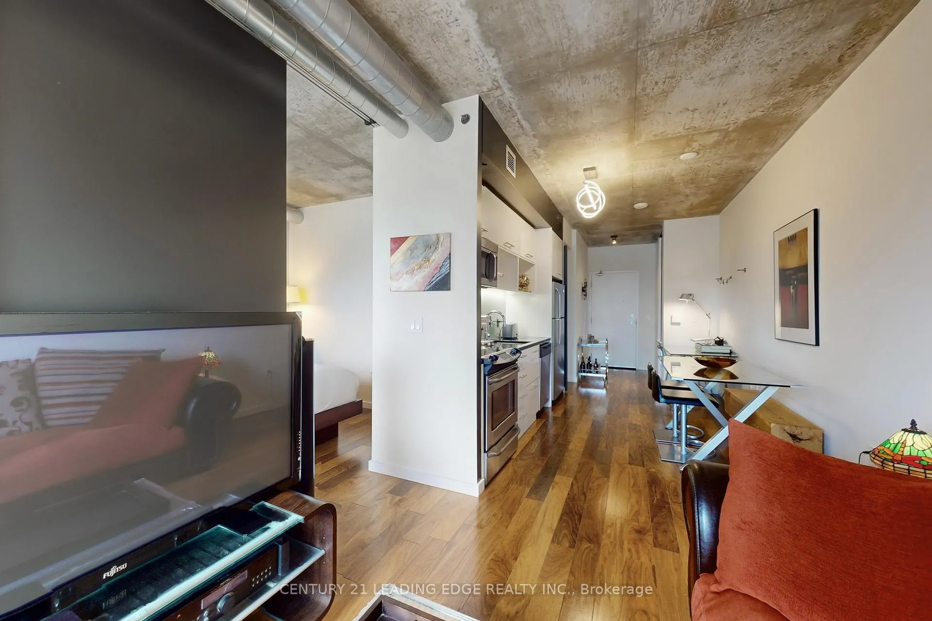 Photo 2 of Unit 802, 51 Trolley Crescent, Toronto, Moss Park — HOMEH