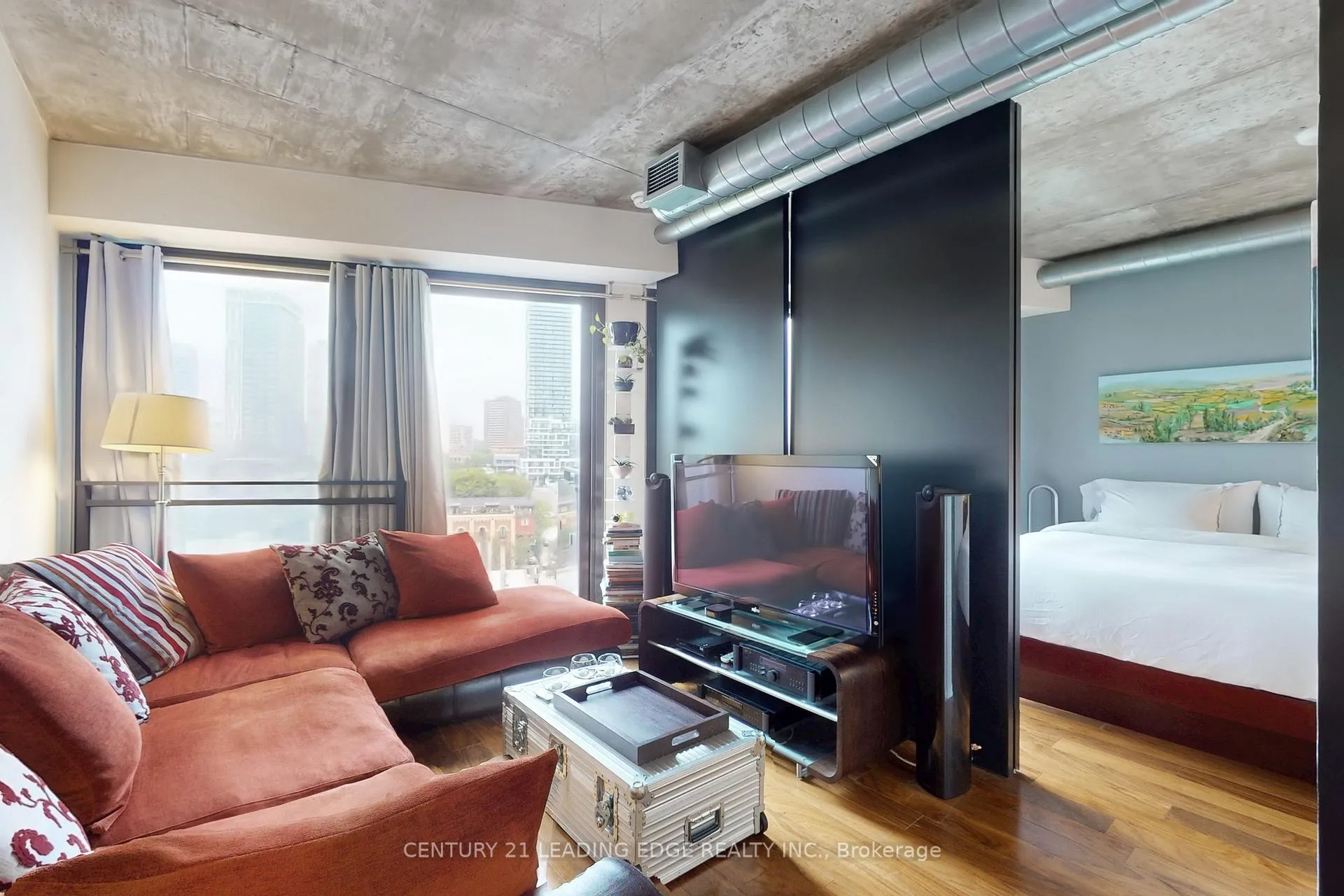 Photo 4 of Unit 802, 51 Trolley Crescent, Toronto, Moss Park — HOMEH