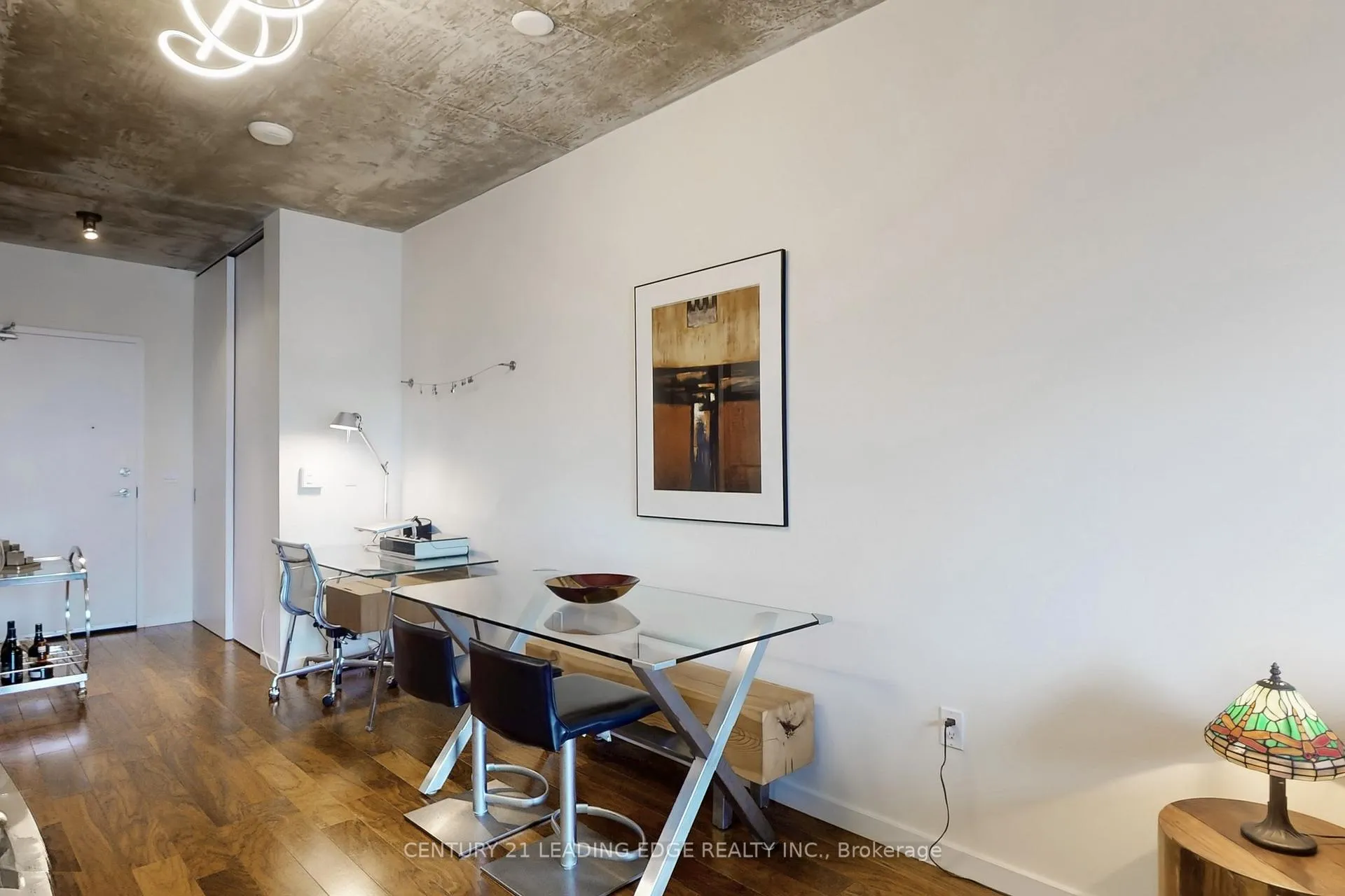 Photo 5 of Unit 802, 51 Trolley Crescent, Toronto, Moss Park — HOMEH