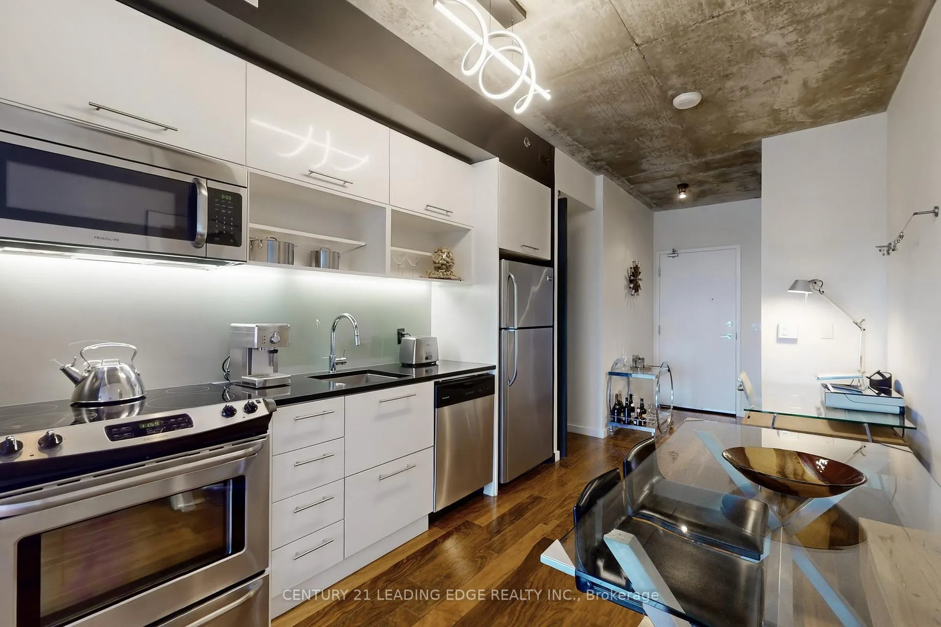 Photo 6 of Unit 802, 51 Trolley Crescent, Toronto, Moss Park — HOMEH