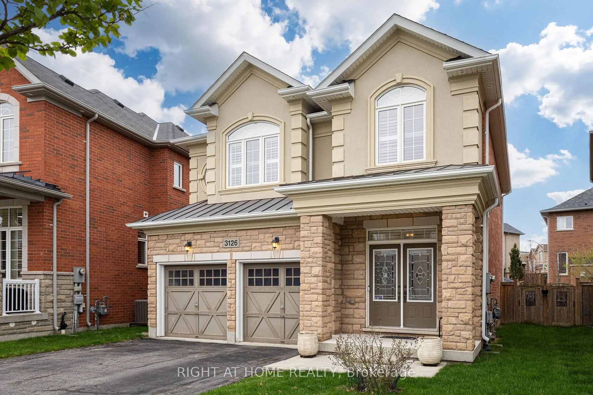 Photo 2 of 3126 Velebit Park Boulevard, Burlington, Alton — HOMEH