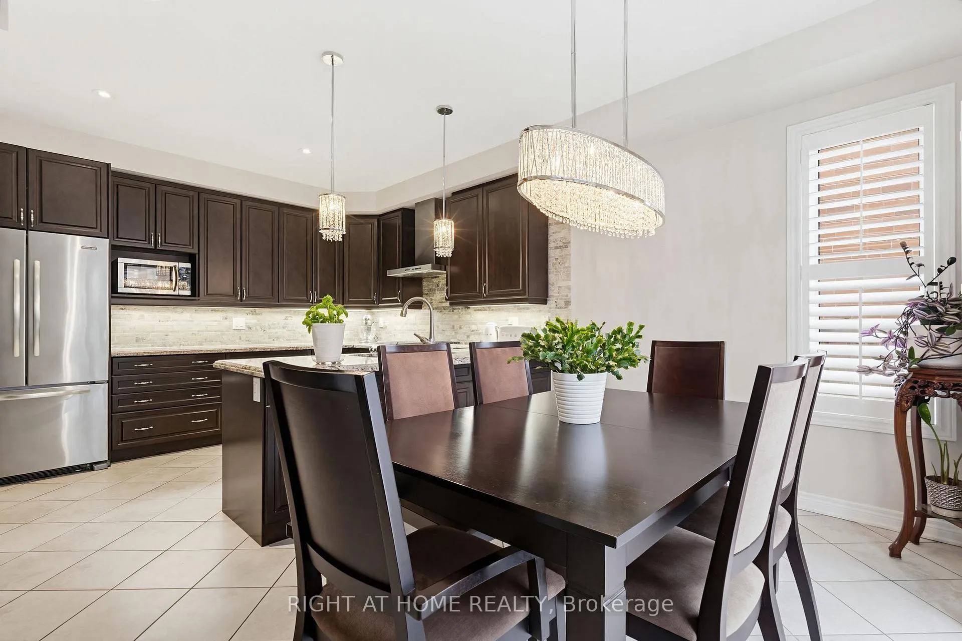 Photo 9 of 3126 Velebit Park Boulevard, Burlington, Alton — HOMEH